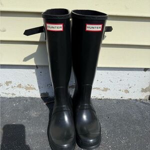 Hunter Black Tall Gloss Rain Boots